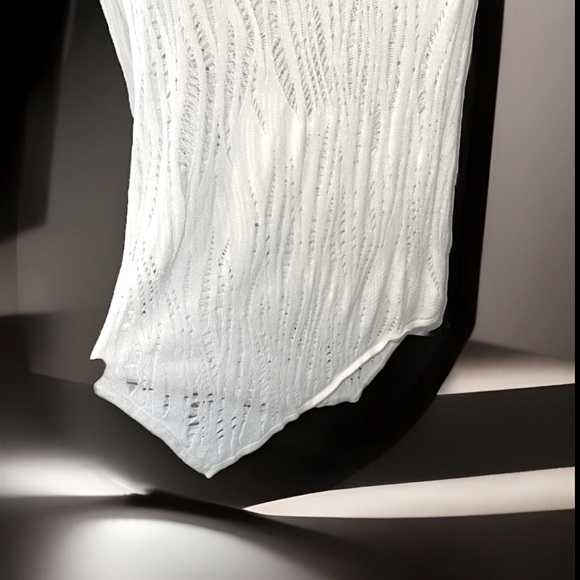 Express Lace Asymmetrical Hem Tunic Knitted 100% Rayon Super Soft White Sweater - Picture 3 of 12